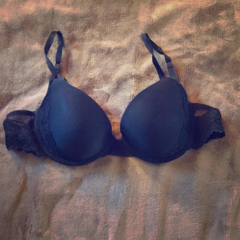 Black lacy bra - 36B